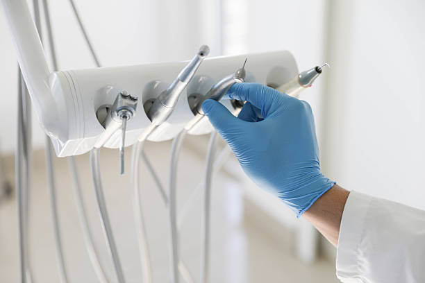 Professional Emergency Dentist technician working in Virginia Beach city County, VA